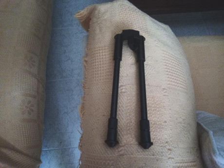 Hola,pongo a la venta este bípode que compré y no he llegado a usar con su caja y nuevo es para las carabinas 02