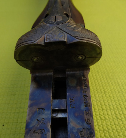 Hola a todos, 

Pongo a la venta escopeta paralela de la casa AYA modelo 400 del año 1957, calibre 20/70.
 01