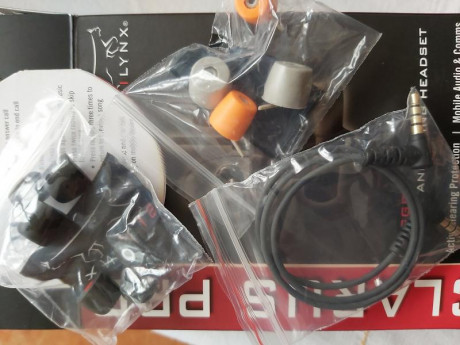 https://www.armas.es/foros/viewtopic.php?f=73&t=1115010

El sistema inteligente de auriculares "In-Ear" 70