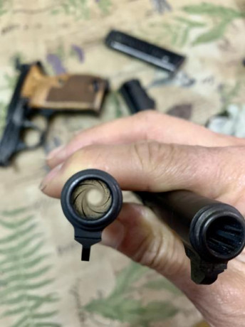 (más fotos añadidas en los últimos post...)

Ofrezco a la venta una  Walther P38  con gran cantidad de 131