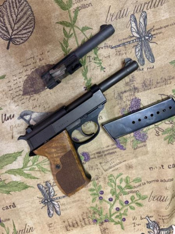 (más fotos añadidas en los últimos post...)

Ofrezco a la venta una  Walther P38  con gran cantidad de 140