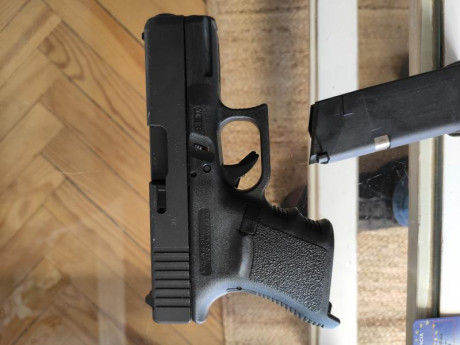 Buenos días...

por herencia, vendo la siguiente arma:

Pistola Glock 30, calibre .45, por 400 euros.

Arma 02