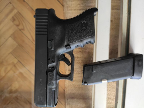 Buenos días...

por herencia, vendo la siguiente arma:

Pistola Glock 30, calibre .45, por 400 euros.

Arma 00