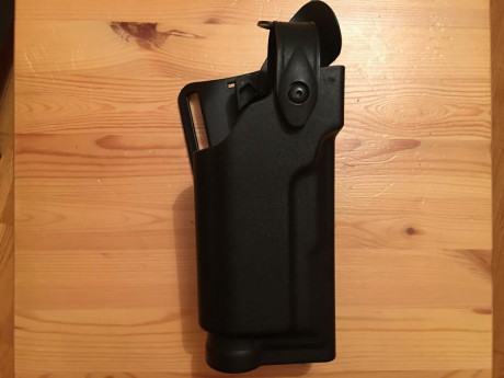 En venta rail Picatinny para Beretta 92 original, sin estrenar, pedido a Beretta hace dos meses, concretamente 02