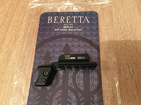 En venta rail Picatinny para Beretta 92 original, sin estrenar, pedido a Beretta hace dos meses, concretamente 01