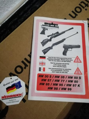 Como nueva. Como recién sacada de la tienda. La carabina se entrega en su caja original, con su correspondiente 40