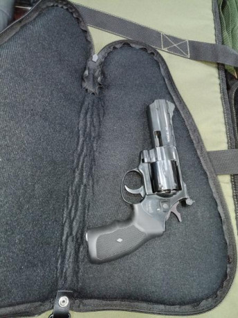 Buenos días!!
Vendo revolver Weihrauch HW 38T, del calibre 0,38 sp (solo 0,38, no 357 magnun), cañón de 22
