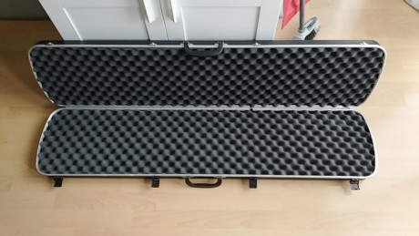 Maleta Anschutz (fabricada por Plano) rígida y de normativa de avión. 

Medidas exteriores 134x29x10.5.

Para 02