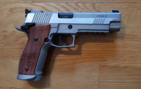 Pues nada, que acabo de adquirir esta pistola y quería presentárosla. 

Mi intención es entrenar con ella 00
