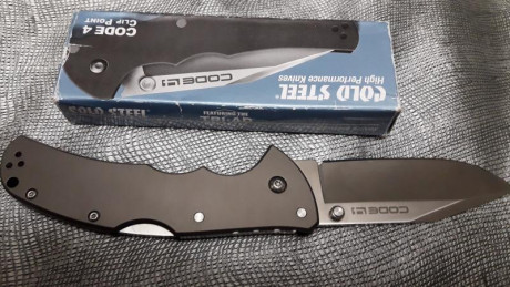 Vendo estas navajas cold steel clip point code 4 y finnwolf Nuevas sin uso alguno  , están  en Valencia 02