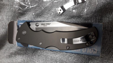 Vendo estas navajas cold steel clip point code 4 y finnwolf Nuevas sin uso alguno  , están  en Valencia 01