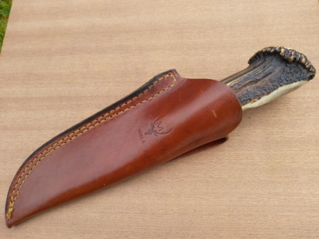 Muy buenas a todos.
  Vendo este excelente cuchillo de taramundi. En inox
De estilo rústico y con el cuño 12