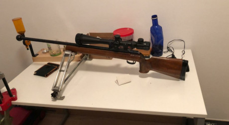 Buenas compañeros.

Por dejar la afición un compañero me pide que le ponga a la venta su carabina del 00