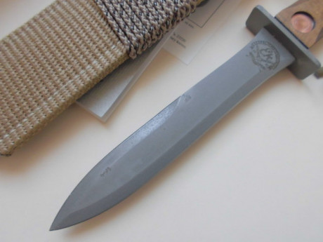 Hola pongo en venta estas dos piezas de mi colección:

-John Ek Desert Warrior, nuevo sin uso, aunque 12