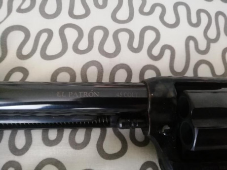Vendo revolver A. Uberti Cattleman "El patrón" 45 LC cartucheria metálica, único dueño, guiado 00