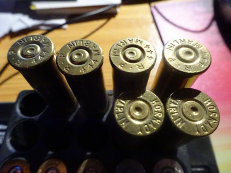 Buenas noches.

Me acabo de encontrar con unas cuantas vainas de 1 tiro del .444 Marlin y veo que unas 00