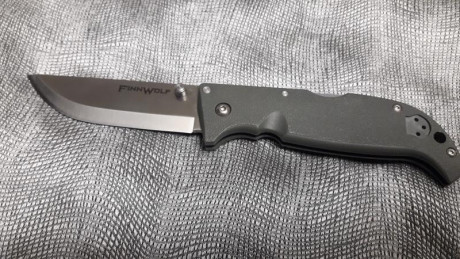 Vendo estas navajas cold steel clip point code 4 y finnwolf Nuevas sin uso alguno  , están  en Valencia 12