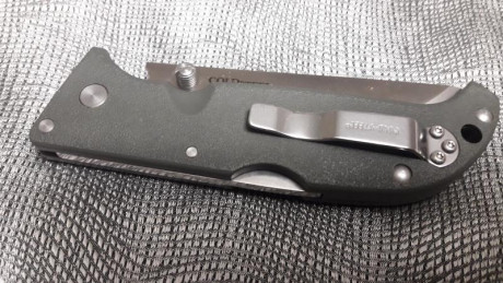 Vendo estas navajas cold steel clip point code 4 y finnwolf Nuevas sin uso alguno  , están  en Valencia 11