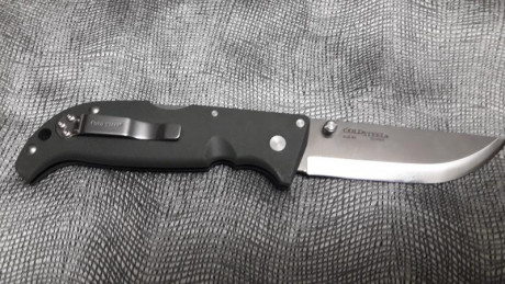 Vendo estas navajas cold steel clip point code 4 y finnwolf Nuevas sin uso alguno  , están  en Valencia 10