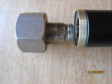 Busco adaptador para llenado de CO2 para pistola Walther, según fotos. Si algún compañero tiene alguno 00