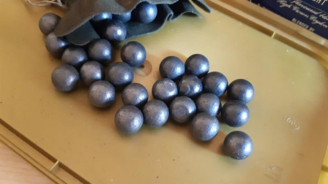 VENDIDAS
hola
vendo aproximadamente 400 bolas avancarga del calibre 440 .precio 35€
saludos 71