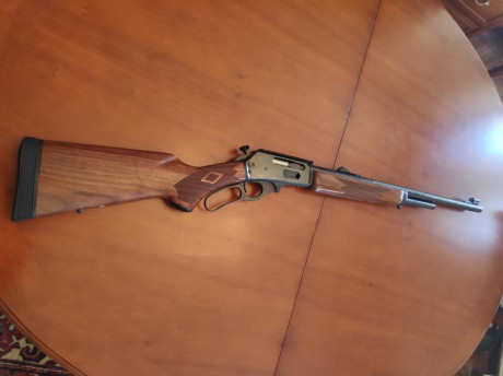 Se vende rifle Marlin calibre 444. 
Lleva los siguientes accesorios:  cantonera limbsaver para amortiguar 21