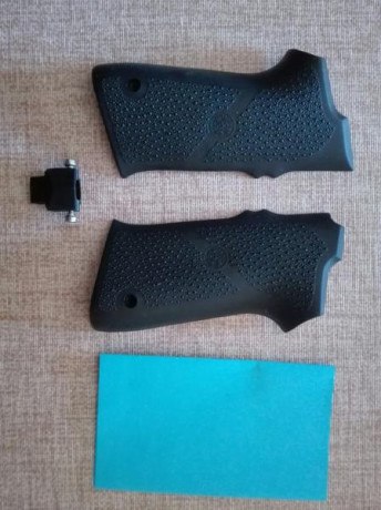 Hola a todos. Cambiaria cachas de la marca Hogue de goma nuevas, solo colocadas una vez para ver como 02