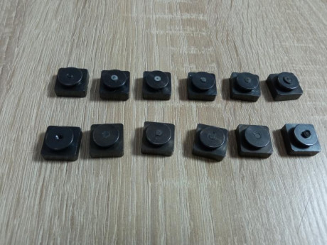 Buenas,
Se vende 12 pesos de 10gr.  la unidad, casi sin uso.
Son para pistolas Steyr LP10 y LP50.

Se 00