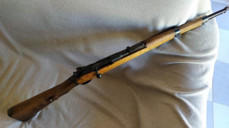 Buenas, un amigo que está vaciando su armero, me pedido que ponga a la venta un raro fusil Mannlicher-hungaro 01