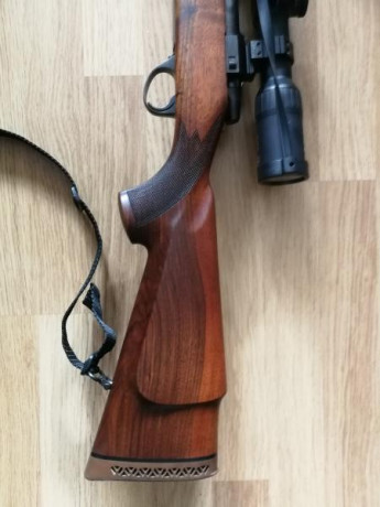 Hola.

Vendo por exceso de armas , rifle Sako AIII Stutzen en calibre 270 Win. Monturas Picatinny que 01