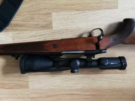 Hola.

Vendo por exceso de armas , rifle Sako AIII Stutzen en calibre 270 Win. Monturas Picatinny que 10