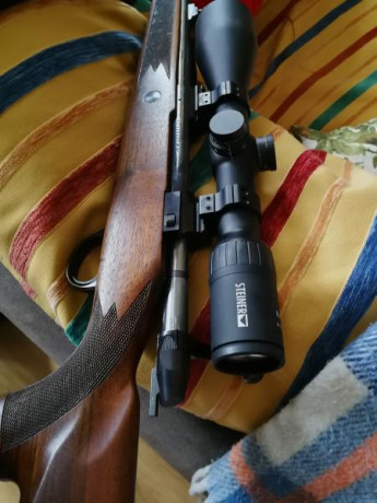 Hola.

Vendo por exceso de armas , rifle Sako AIII Stutzen en calibre 270 Win. Monturas Picatinny que 40