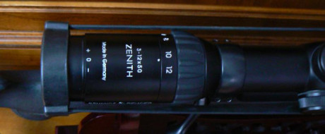 Rifle: Sauer 202 con culata de polímero, muy pocos disparos.

Calibre .300 Winchester magnum.
Óptica: 02