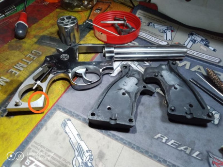 Saludos al foro, poseo un TAURUS 6 pulgadas, 357 con solista ventilada, estoy buscando una empuñadura 02