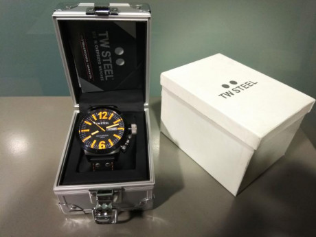 Twsteel TW Steel CEO Canteen impecable, pila nueva puesta el 21 diciembre. factura el Corte Inglés de 01