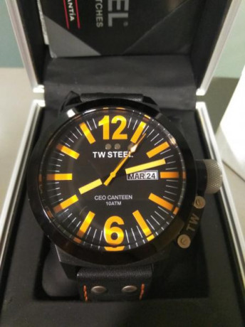 Twsteel TW Steel CEO Canteen impecable, pila nueva puesta el 21 diciembre. factura el Corte Inglés de 00