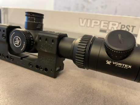 ----VENDIDO---

Buenas.

Vendo el siguiente conjunto:

Visor Vortex Viper PST 4-16x50 FFP - Reticula EBR-1 12