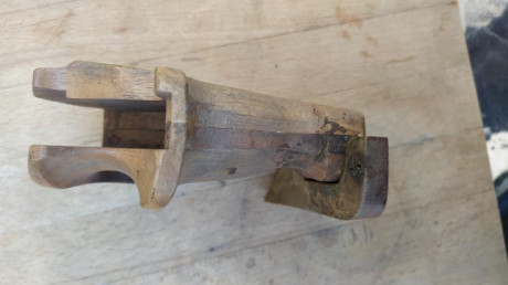 Vendo culata adaptable revólver, precio 75 euros.
Portes a cargo comprador 01