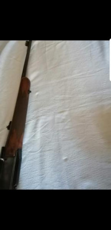 Hola.
Mi padre vende su cuidado y poco usado Fn Browning Bar en calibre 30-06. No tiene ni pizca de óxido.
Lleva 00