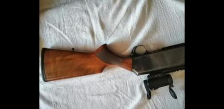Hola.
Mi padre vende su cuidado y poco usado Fn Browning Bar en calibre 30-06. No tiene ni pizca de óxido.
Lleva 12