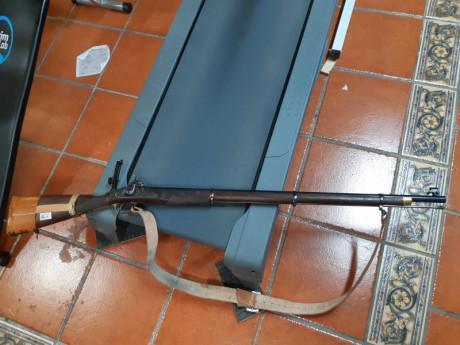 Vendo esta maravilla con estriado hexagonal.
lo doy con correa diopter alta gama de Pedersoli, túnel alta 02