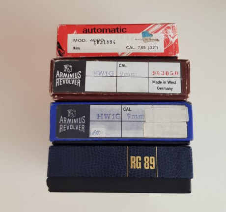 Están en buen estado de conservación , la caja de Rohm viene con catalogo,
 Precio 40€ :apla: 00