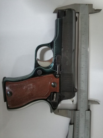 Se vende pistola Star DKL en perfecto estado, junto con tres cargadores. Dos de los cargadores son de 92