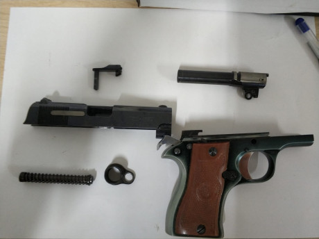 Se vende pistola Star DKL en perfecto estado, junto con tres cargadores. Dos de los cargadores son de 102