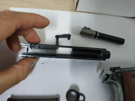 Se vende pistola Star DKL en perfecto estado, junto con tres cargadores. Dos de los cargadores son de 101