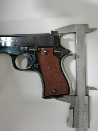 Se vende pistola Star DKL en perfecto estado, junto con tres cargadores. Dos de los cargadores son de 100