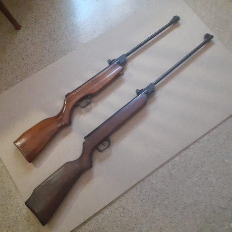 Hola,
Aqui tenemos una  pareja de clásicas Españolas.

Gamo 45 S 61 de primera  serie.Restaurada,madera 20