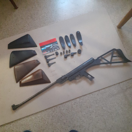 Hola,
Lote de piezas antigua Gamo (creo que hay una alza de Nórica).Se incluye un manual  de  la  época 10