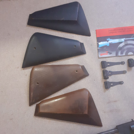 Hola,
Lote de piezas antigua Gamo (creo que hay una alza de Nórica).Se incluye un manual  de  la  época 22