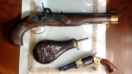 Lo dicho,
 Kentucky Ardesa. 45
R. Pocket .31 San Marco
R. Flobert 4mm, M.E.
Todo por 175€. Un buen precio, 02